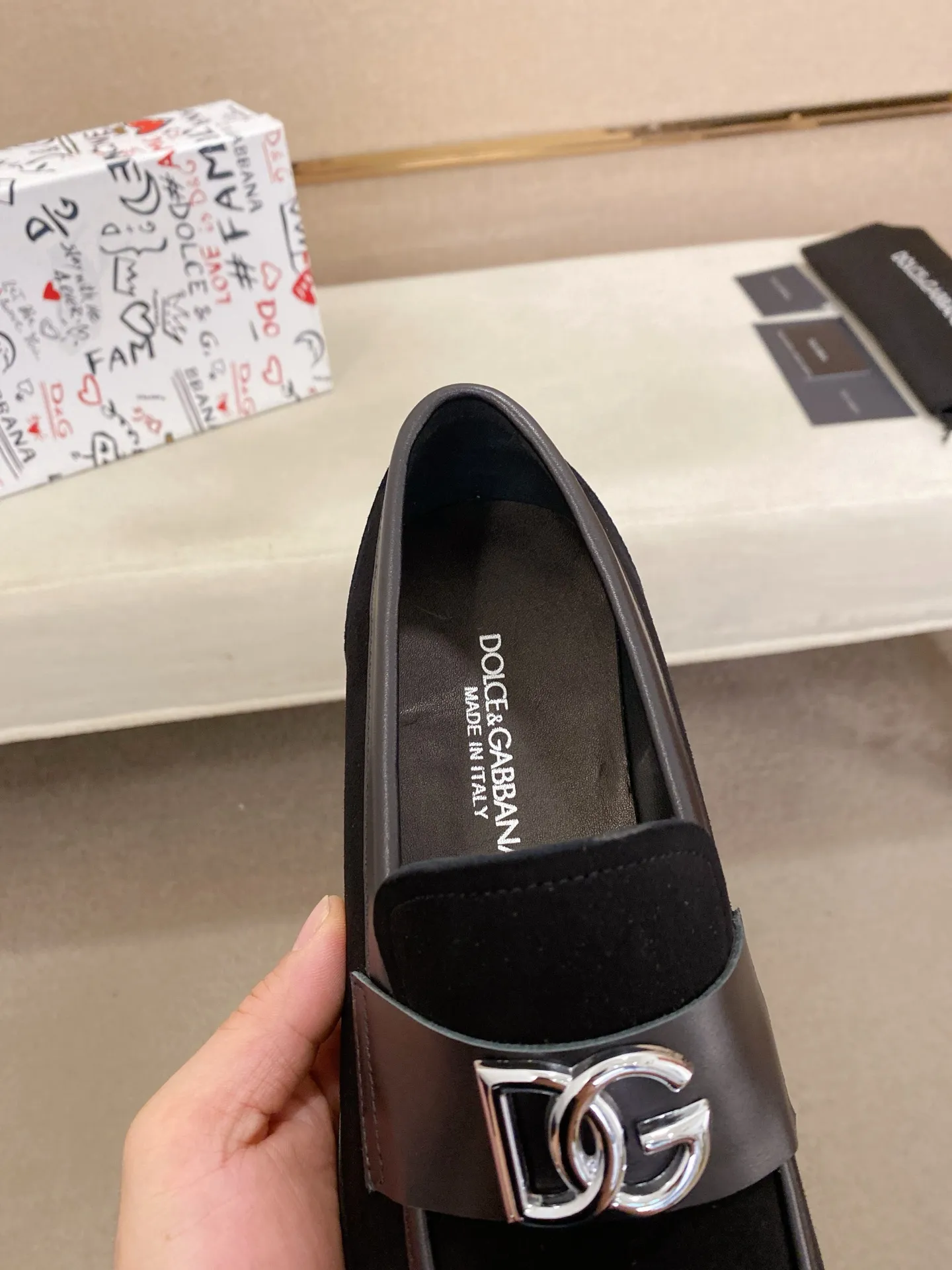 Men's clothing and shoes💰 520💰🌲DG top-notch🔍🔍men's new leather shoes🚹sold at the same time⚠The uppers are imported cowhide from Italy, the entire imported cowhide lining, and imported accessories💪💪, completely 1⃣️ vs. 1⃣️🇮🇹 💪💪, ⚠Sole: The original sole is specially provided by the original factory, the exclusive movable molded sole is super comfortable, ⚠Original factory follow-up goods, 🔍🔍high quality, can be entered and exited at will, welcome to compare ⚠Size number: 38-44. Can be customized 45 non-returnable